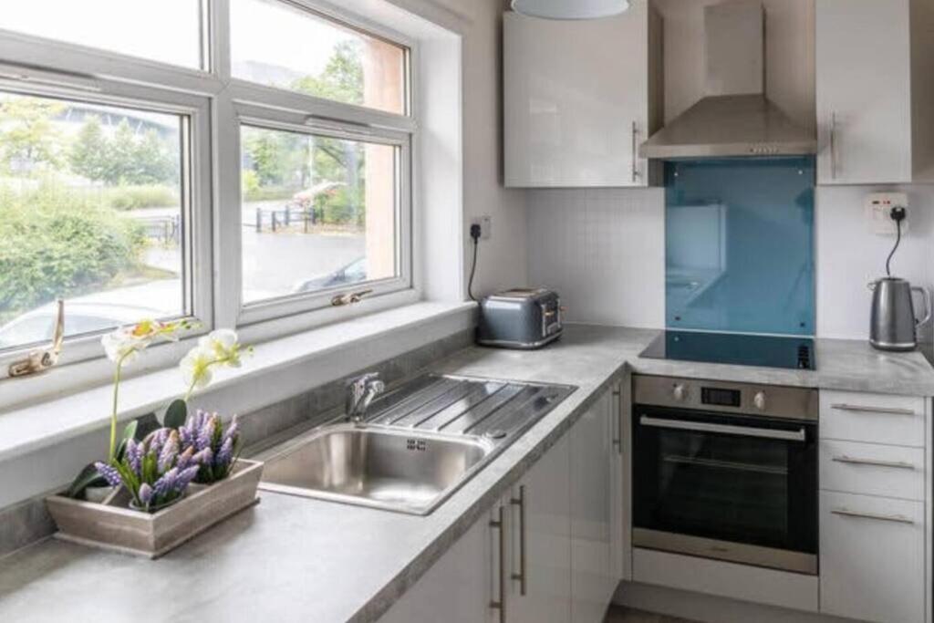 Apartamento Cosy 1 Bed With Parking In City Centre Glasgow Exterior foto